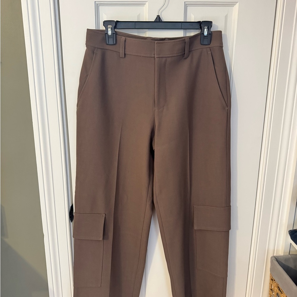 Club Monaco
Mountain Grey Cargo Pants